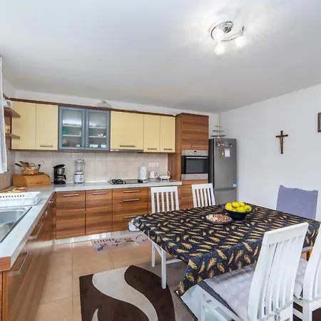 Topic Apartment