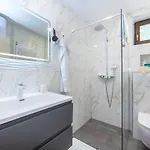Topic Apartment *