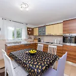 Topic Apartment *