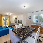 Topic Apartament