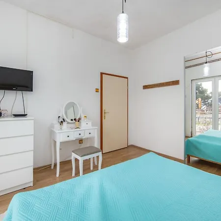Apartment Topic *