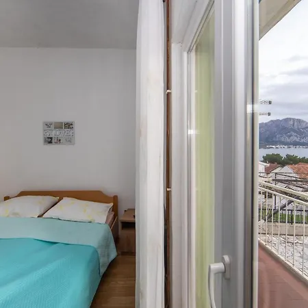 Apartman Topic *